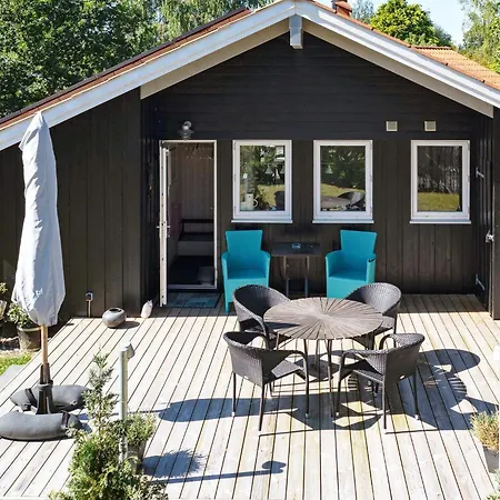 8 Person In Gilleleje-by Traum * Gilleleje