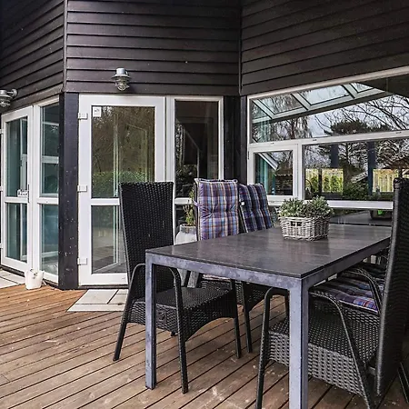 8 Person In Gilleleje-by Traum *