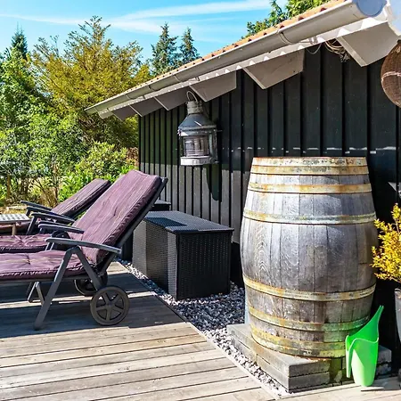 8 Person In Gilleleje-by Traum Gilleleje