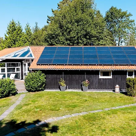 8 Person In Gilleleje-by Traum * Gilleleje